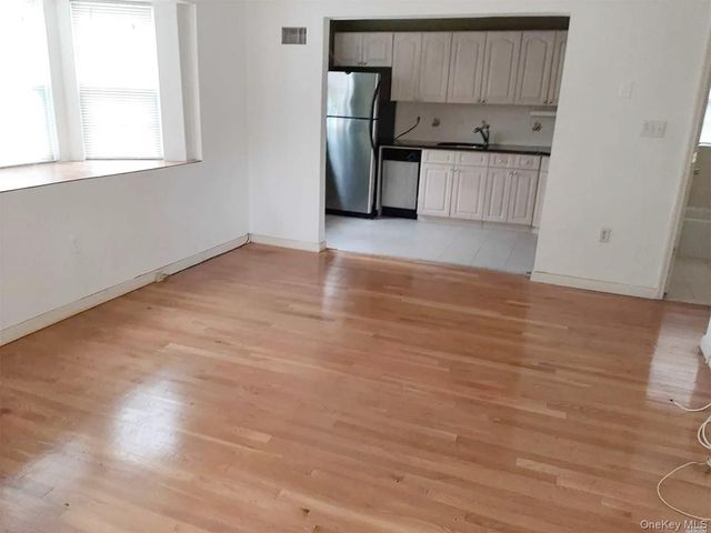 248-03 Depew Avenue 2FL, Little Neck, NY 11363