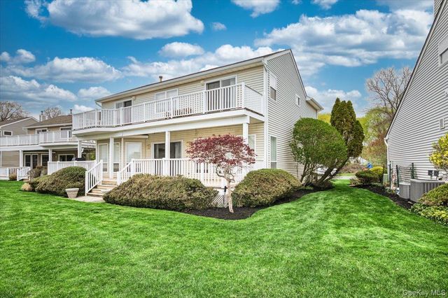 22 Spinnaker Lane, East Patchogue, NY 11772