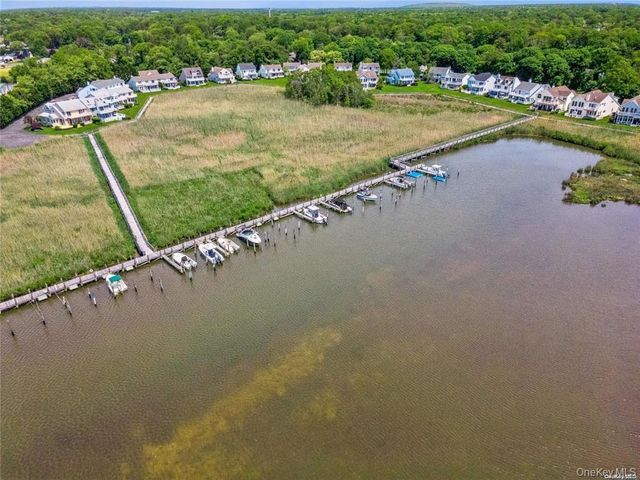 22 Spinnaker Lane, East Patchogue, NY 11772