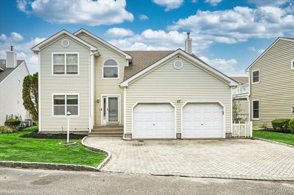22 Spinnaker Lane, East Patchogue, NY 11772