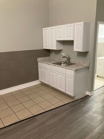 2806 W Chicago Avenue, Chicago, IL 60622