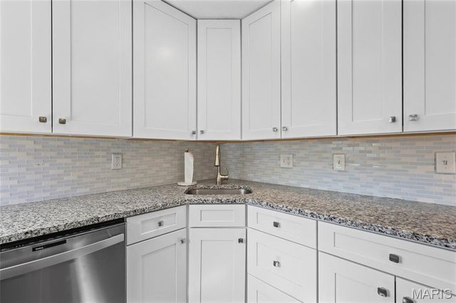 161 Carmel Woods Drive, Ellisville, MO 63021