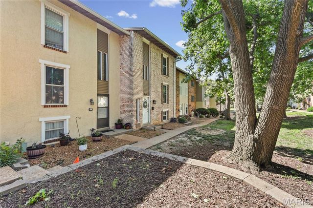 161 Carmel Woods Drive, Ellisville, MO 63021