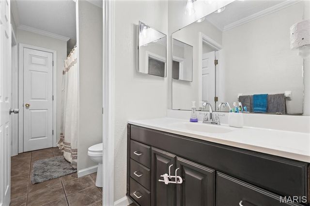 161 Carmel Woods Drive, Ellisville, MO 63021