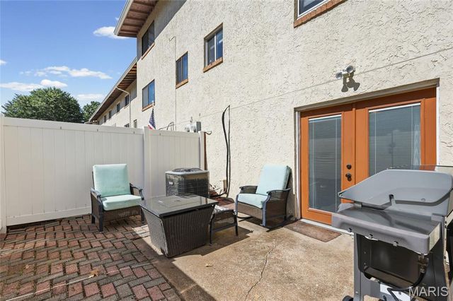 161 Carmel Woods Drive, Ellisville, MO 63021