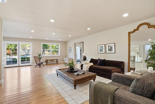 42194 Camino Santa Barbara, Fremont, CA 94539