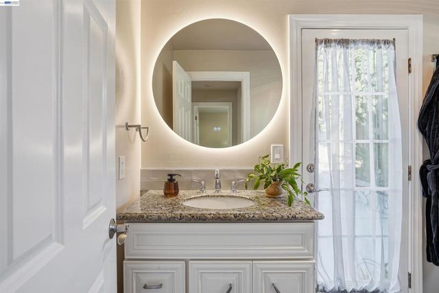 42194 Camino Santa Barbara, Fremont, CA 94539