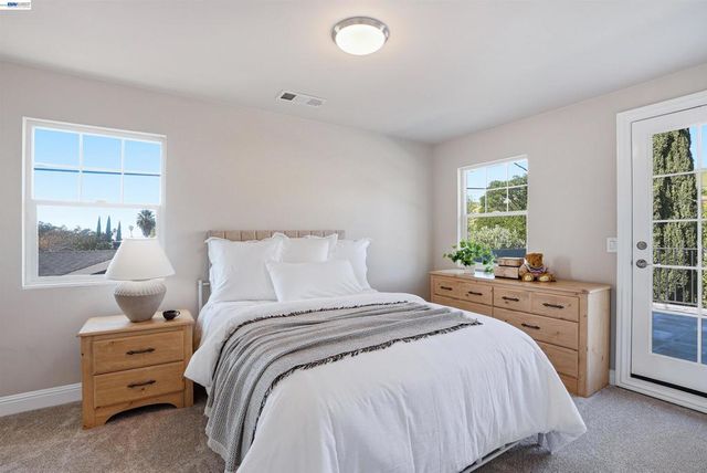 42194 Camino Santa Barbara, Fremont, CA 94539