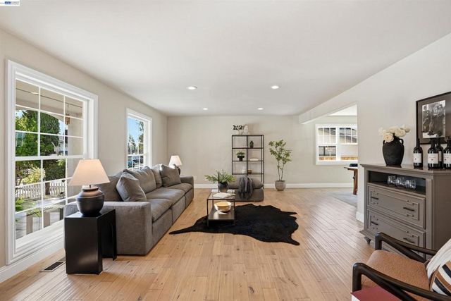 42194 Camino Santa Barbara, Fremont, CA 94539