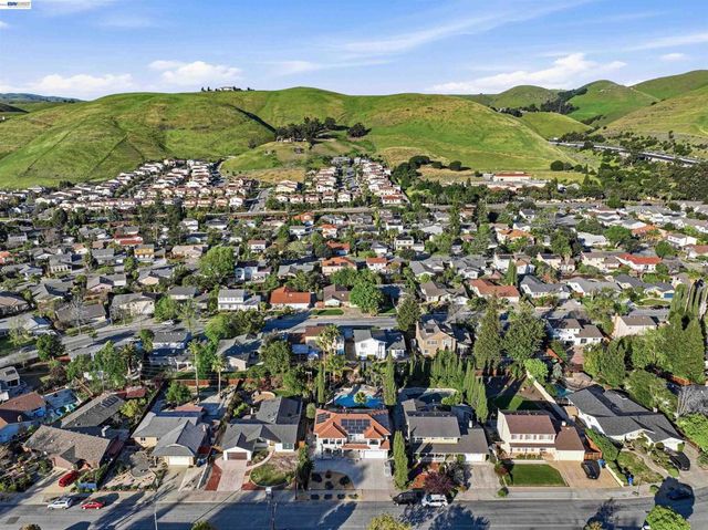 42194 Camino Santa Barbara, Fremont, CA 94539