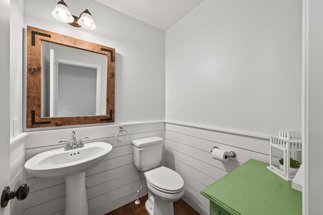 4518 Regent Avenue N, Robbinsdale, MN 55422