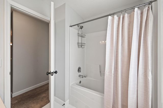 4518 Regent Avenue N, Robbinsdale, MN 55422