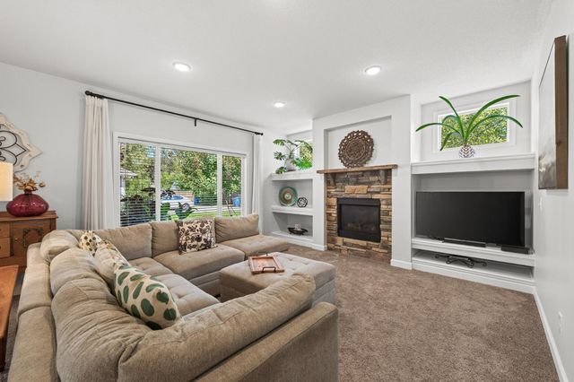 4518 Regent Avenue N, Robbinsdale, MN 55422
