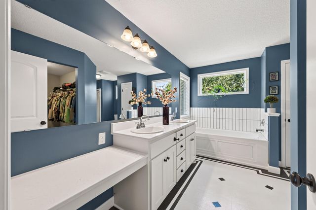 4518 Regent Avenue N, Robbinsdale, MN 55422