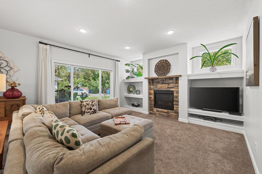 4518 Regent Avenue N, Robbinsdale, MN 55422 — photo 2