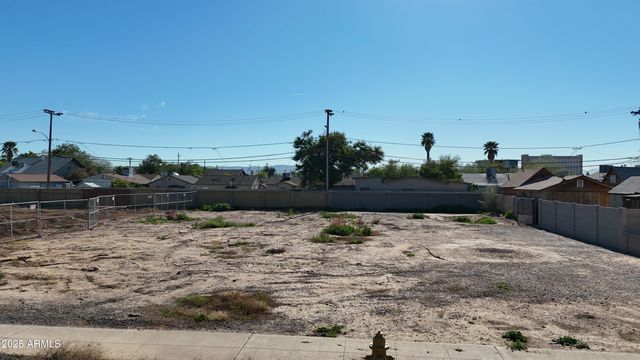 1521 W MCKINLEY Street 18, Phoenix, AZ 85007