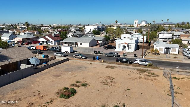 1521 W MCKINLEY Street 18, Phoenix, AZ 85007