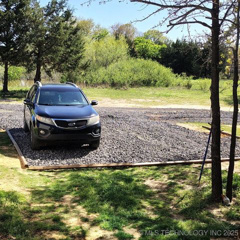 7977 Leavenworth, Mead, OK 73449