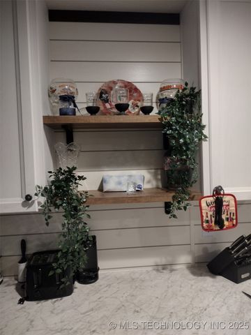 7977 Leavenworth, Mead, OK 73449