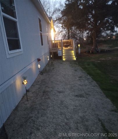 7977 Leavenworth, Mead, OK 73449