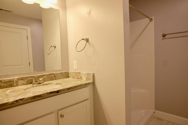 5 Callaway Dr Unit 5, Concord, NH 03301