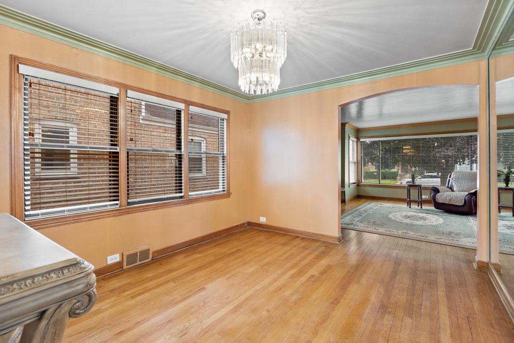9055 S Luella Avenue, Chicago, IL 60617 — photo 4