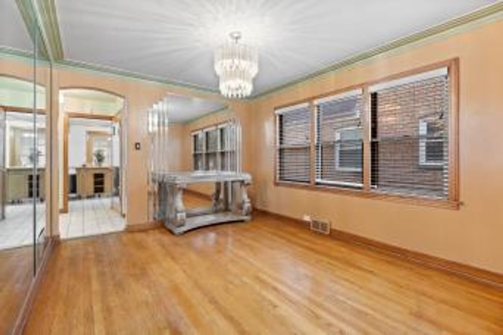 9055 S Luella Avenue, Chicago, IL 60617 — photo 5