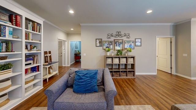 103 Live Oak Court, Headland, AL 36345
