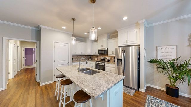 103 Live Oak Court, Headland, AL 36345