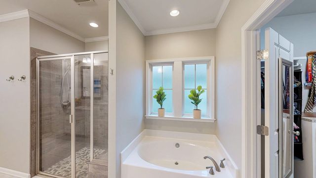 103 Live Oak Court, Headland, AL 36345