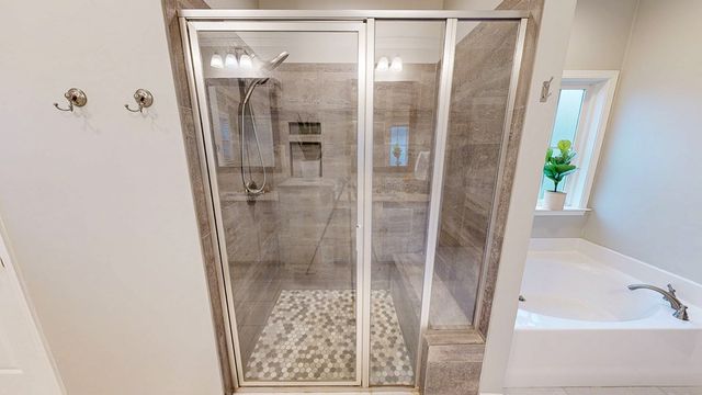103 Live Oak Court, Headland, AL 36345