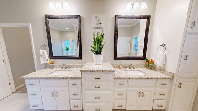 103 Live Oak Court, Headland, AL 36345