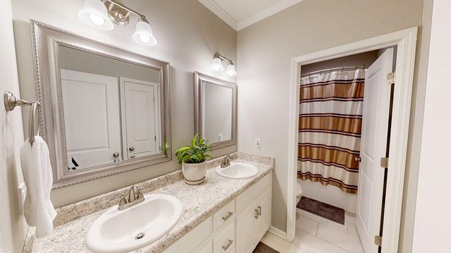 103 Live Oak Court, Headland, AL 36345