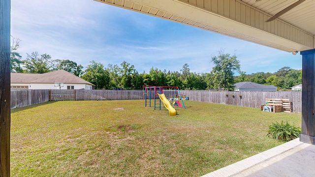 103 Live Oak Court, Headland, AL 36345