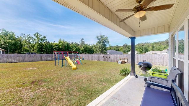 103 Live Oak Court, Headland, AL 36345