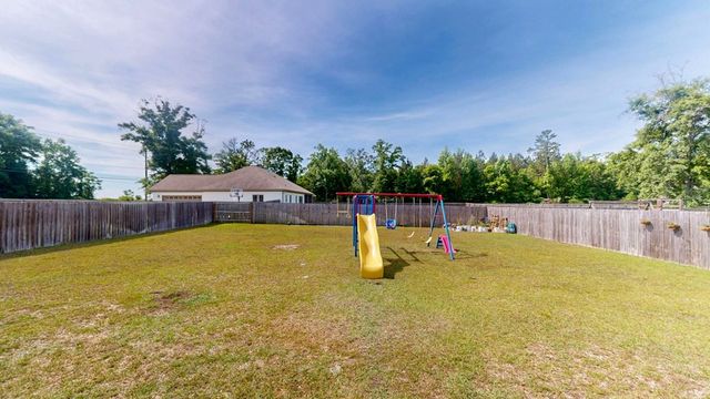 103 Live Oak Court, Headland, AL 36345