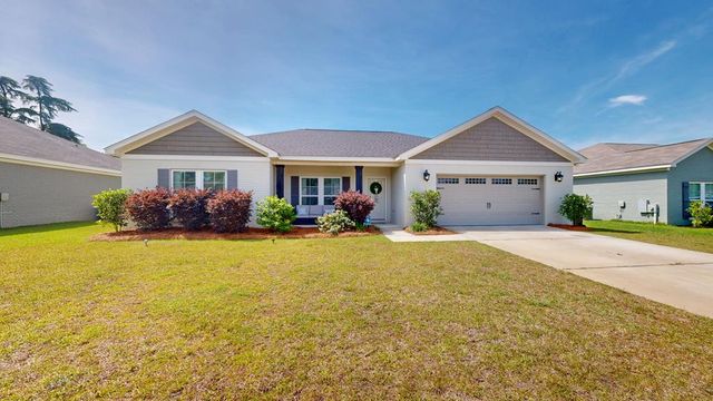 103 Live Oak Court, Headland, AL 36345