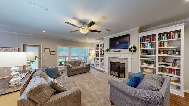 103 Live Oak Court, Headland, AL 36345