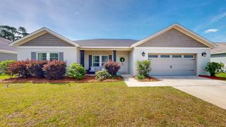 103 Live Oak Court, Headland, AL 36345