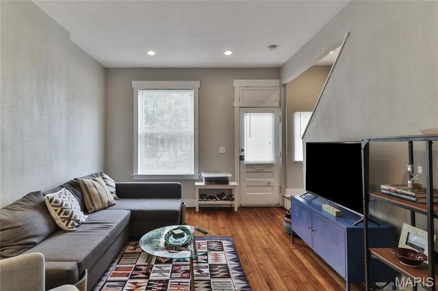 3902 Shaw Boulevard, St Louis, MO 63110