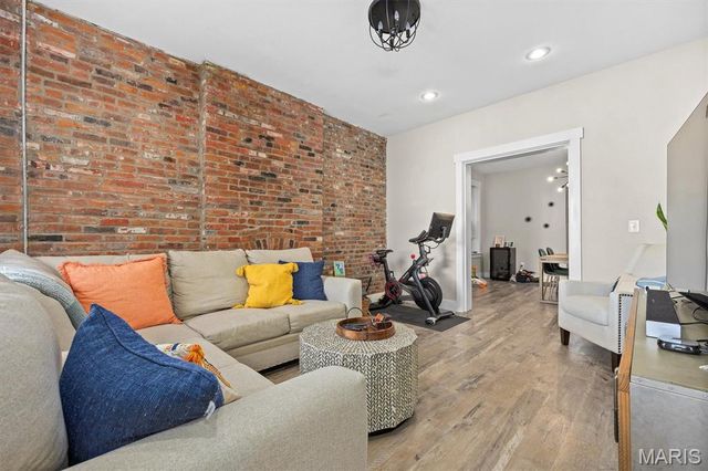 3902 Shaw Boulevard, St Louis, MO 63110