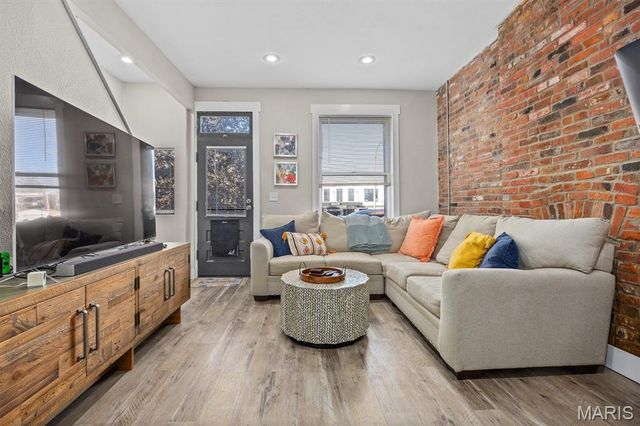 3902 Shaw Boulevard, St Louis, MO 63110