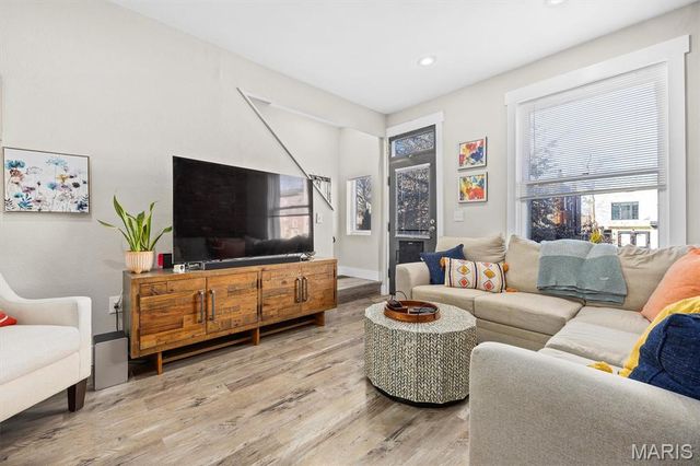 3902 Shaw Boulevard, St Louis, MO 63110