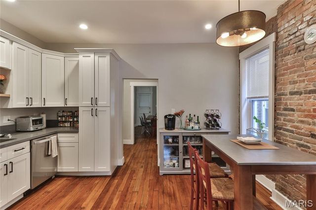 3902 Shaw Boulevard, St Louis, MO 63110