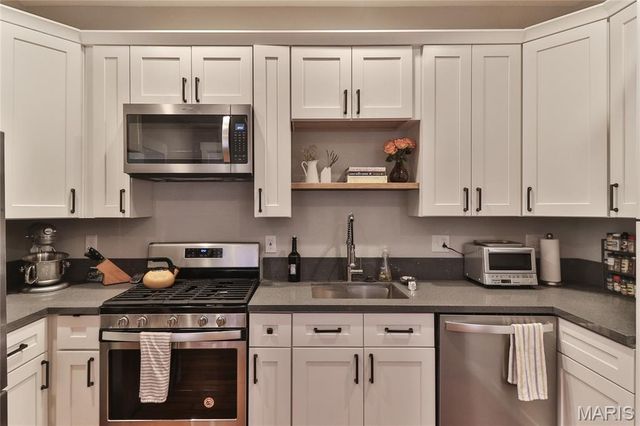 3902 Shaw Boulevard, St Louis, MO 63110