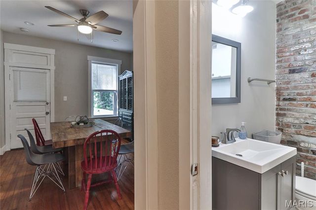 3902 Shaw Boulevard, St Louis, MO 63110