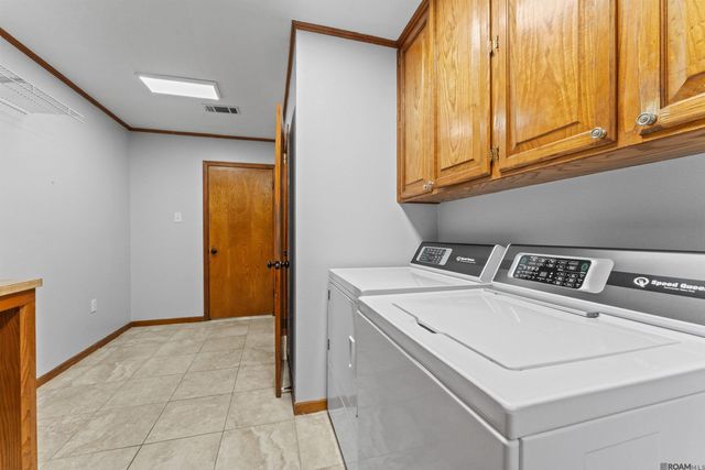 7021 Bryce Canyon Dr, Central, LA 70739