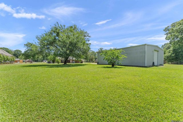 7021 Bryce Canyon Dr, Central, LA 70739