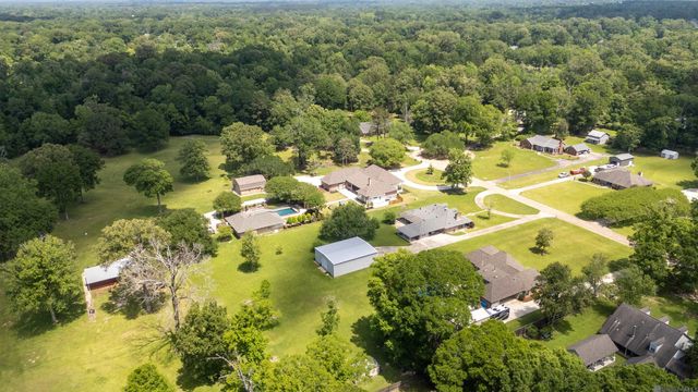 7021 Bryce Canyon Dr, Central, LA 70739