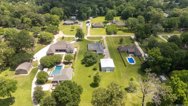 7021 Bryce Canyon Dr, Central, LA 70739
